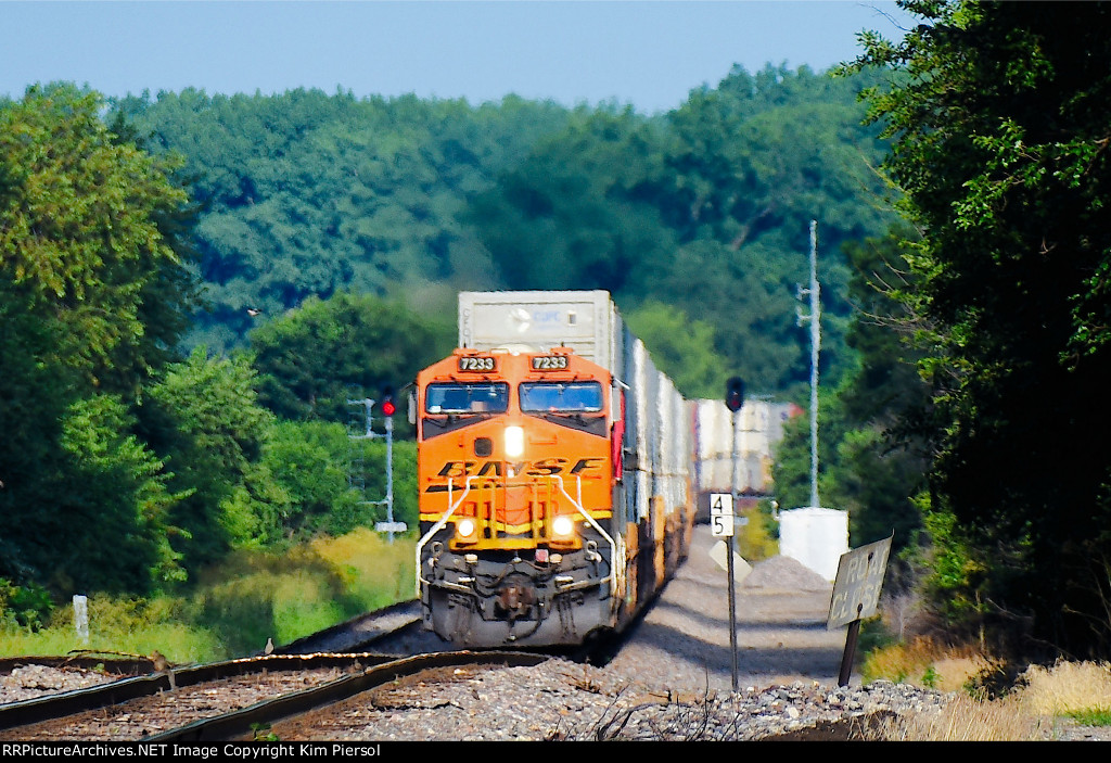 BNSF 7233